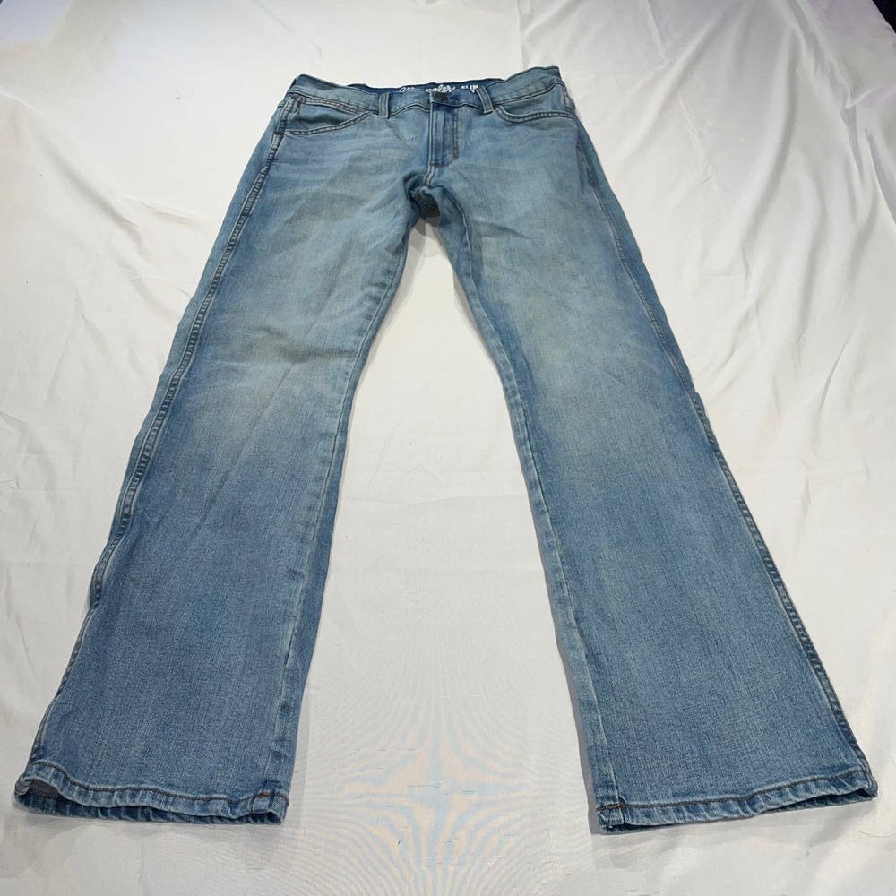 Wrangler Retro Slim Boot Jeans Mens 30x32 Light Wash Denim 1077MWZBR